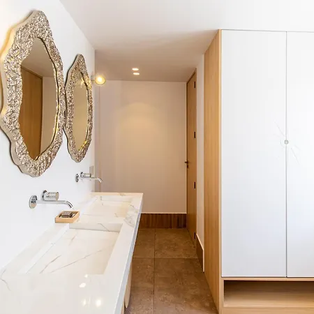 Lou Hotel 4*