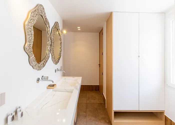 Lou Hotel 4*