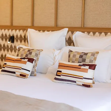 Lou Hotel 4*