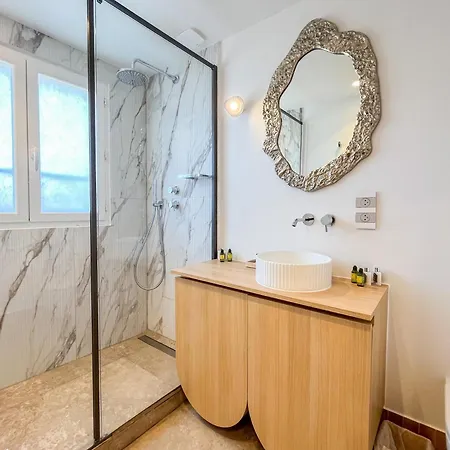 Lou Сен-Тропе