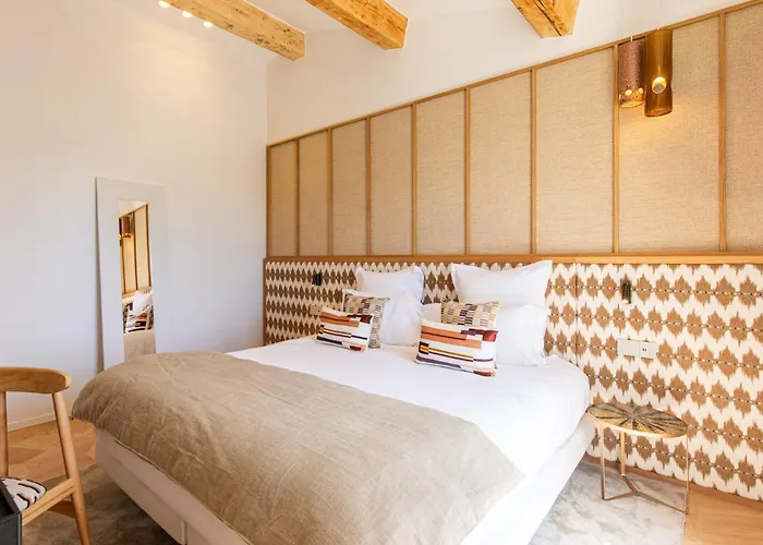 Lou Hotel 4*