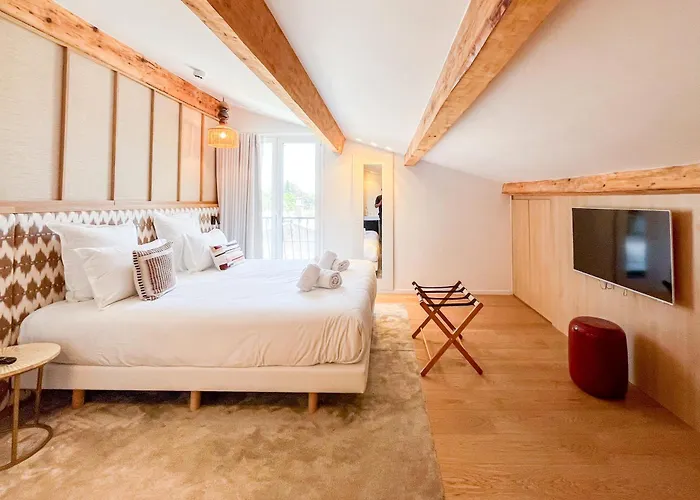 Lou Hotel 4*