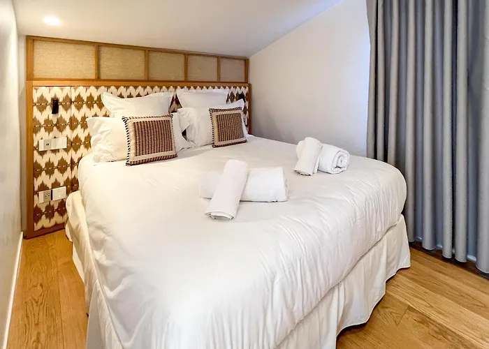 Lou Hotel